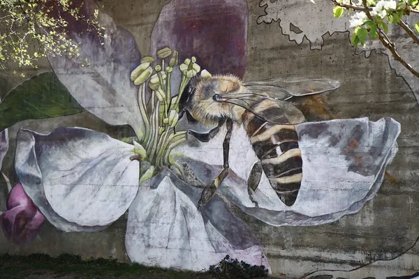 wall decorations in the garden